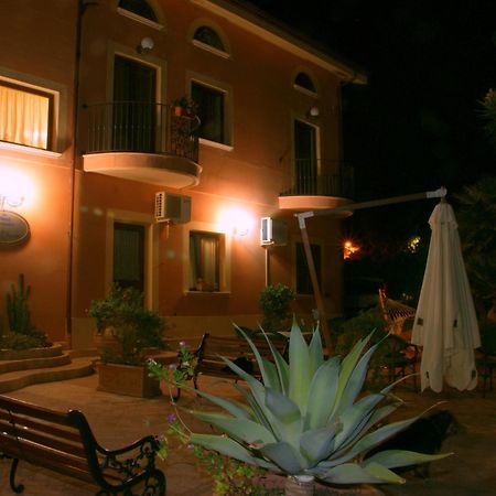 Villa Aurora Le Castella  Bagian luar foto