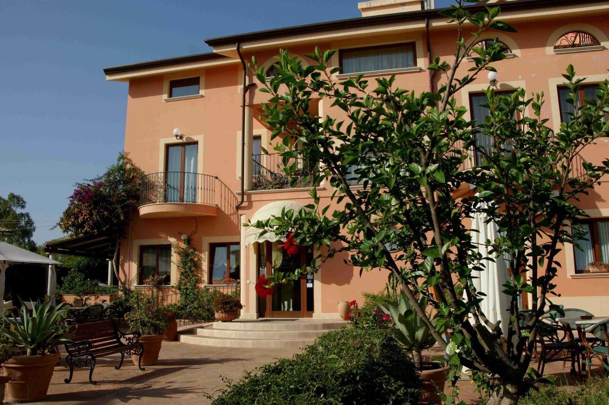 Villa Aurora Le Castella  Bagian luar foto