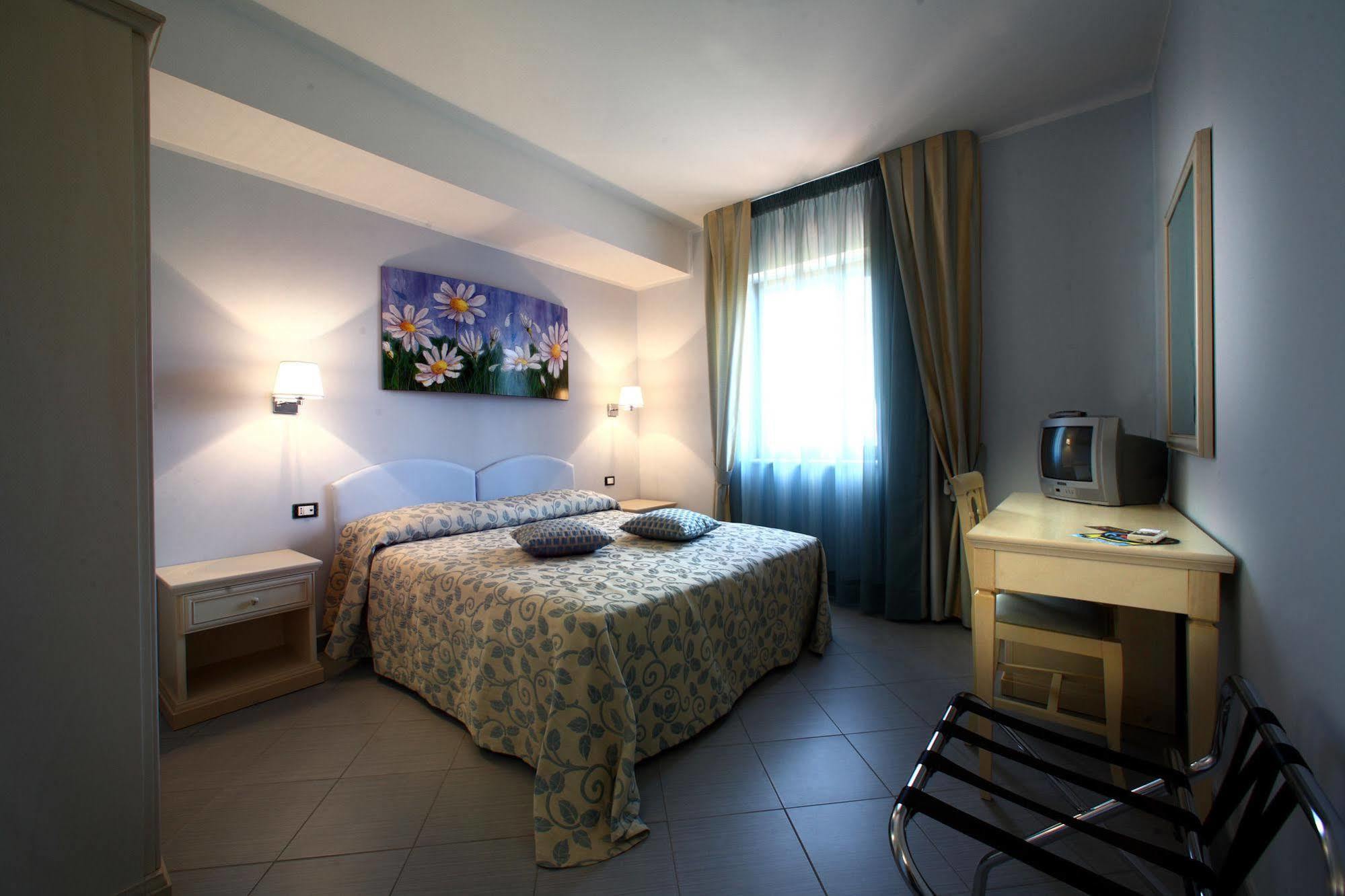 Villa Aurora Le Castella  Bagian luar foto